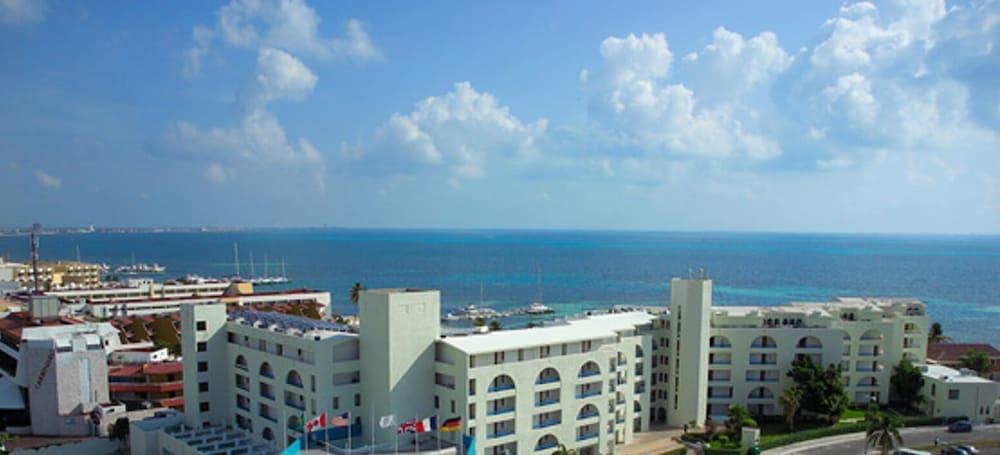Aquamarina Beach Hotel Cancún Exterior foto